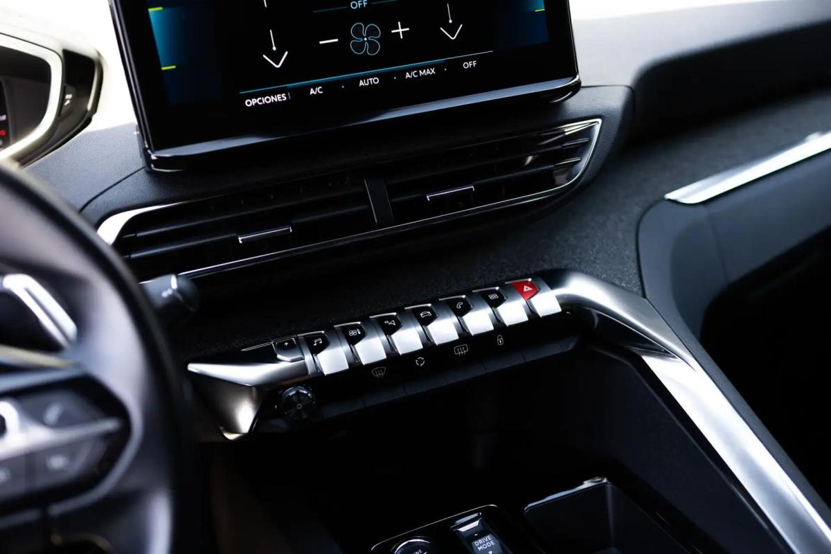 peugeot-3008-2023-hibrido-a-gasolina-1598cc