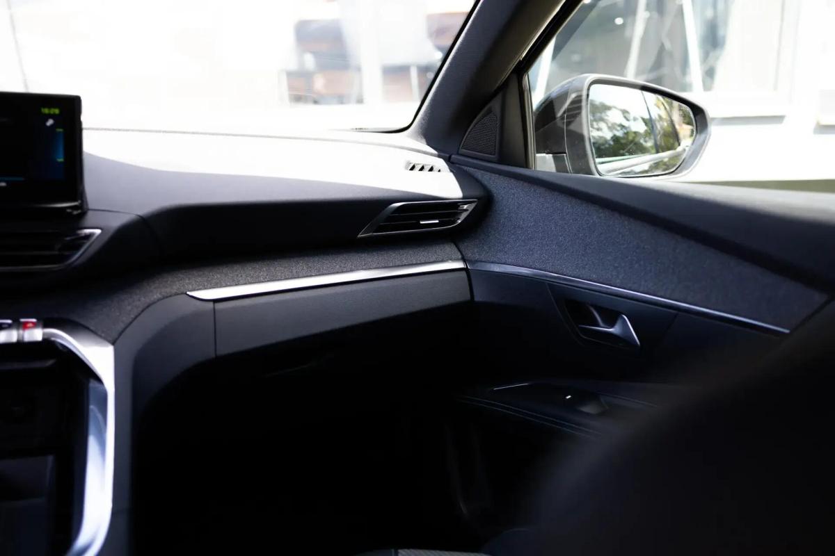 peugeot-3008-2023-hibrido-a-gasolina-1598cc