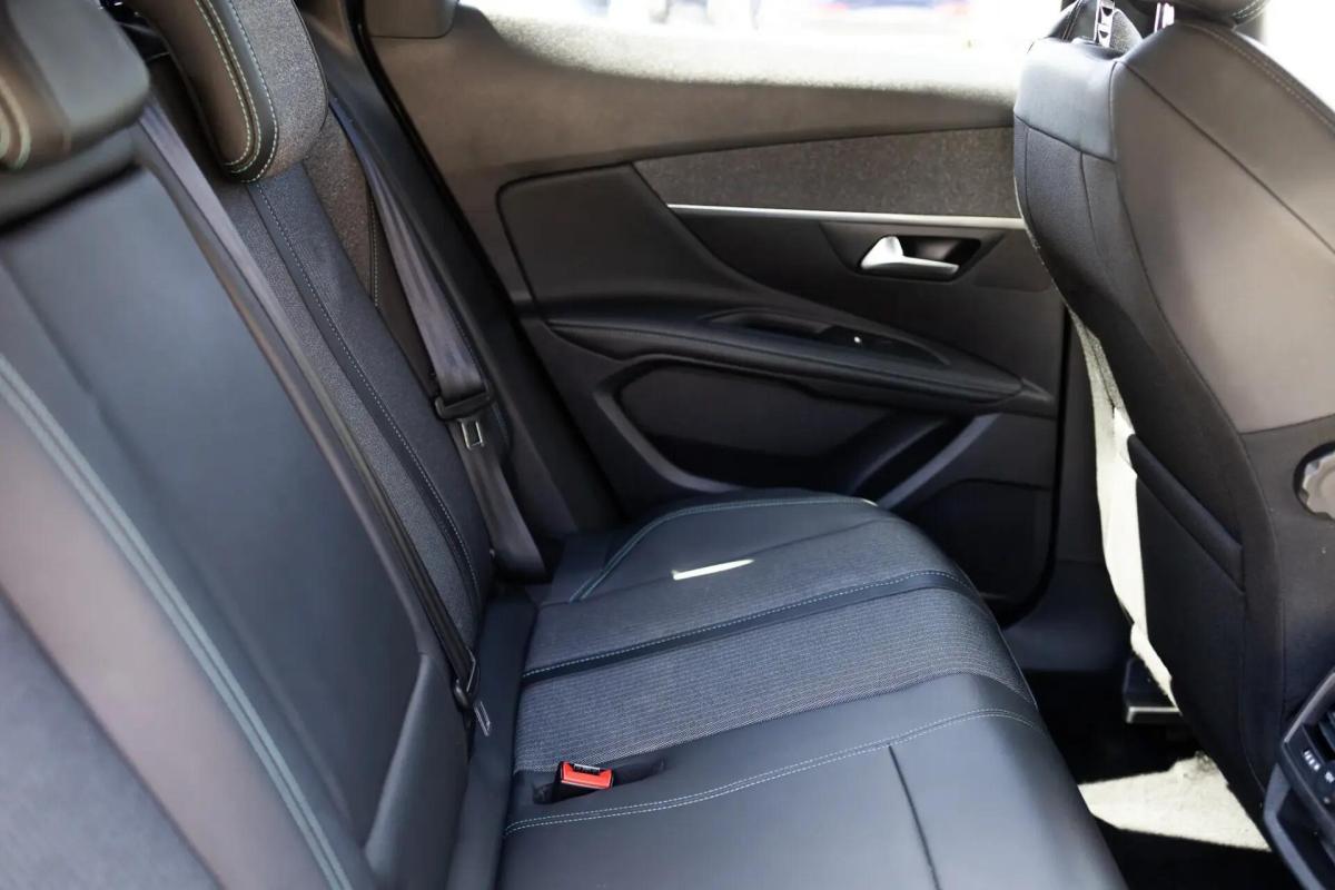 peugeot-3008-2023-hibrido-a-gasolina-1598cc