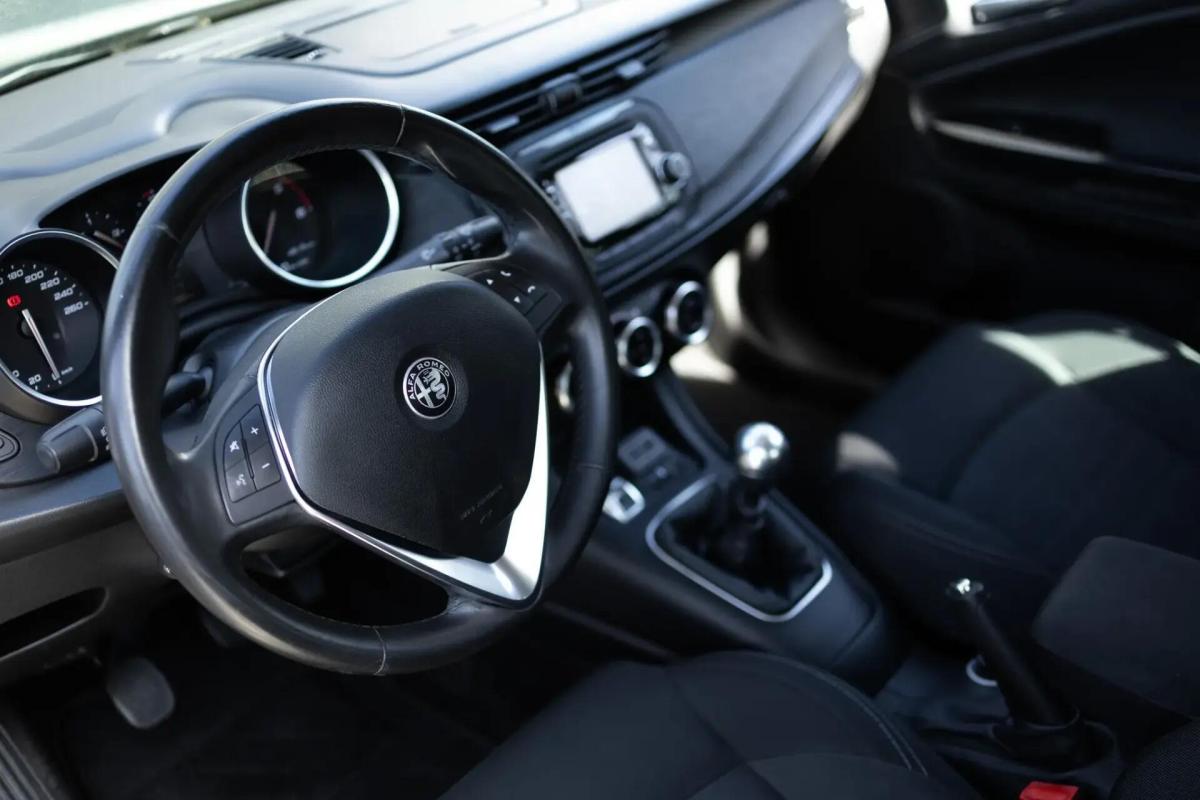 alfa-romeo-giulietta-2016-diesel-1598cc