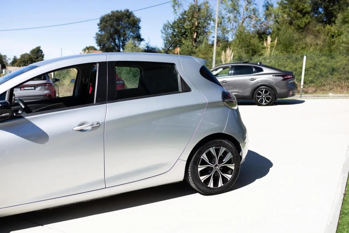 renault-zoe-2021-eletrico-0cc