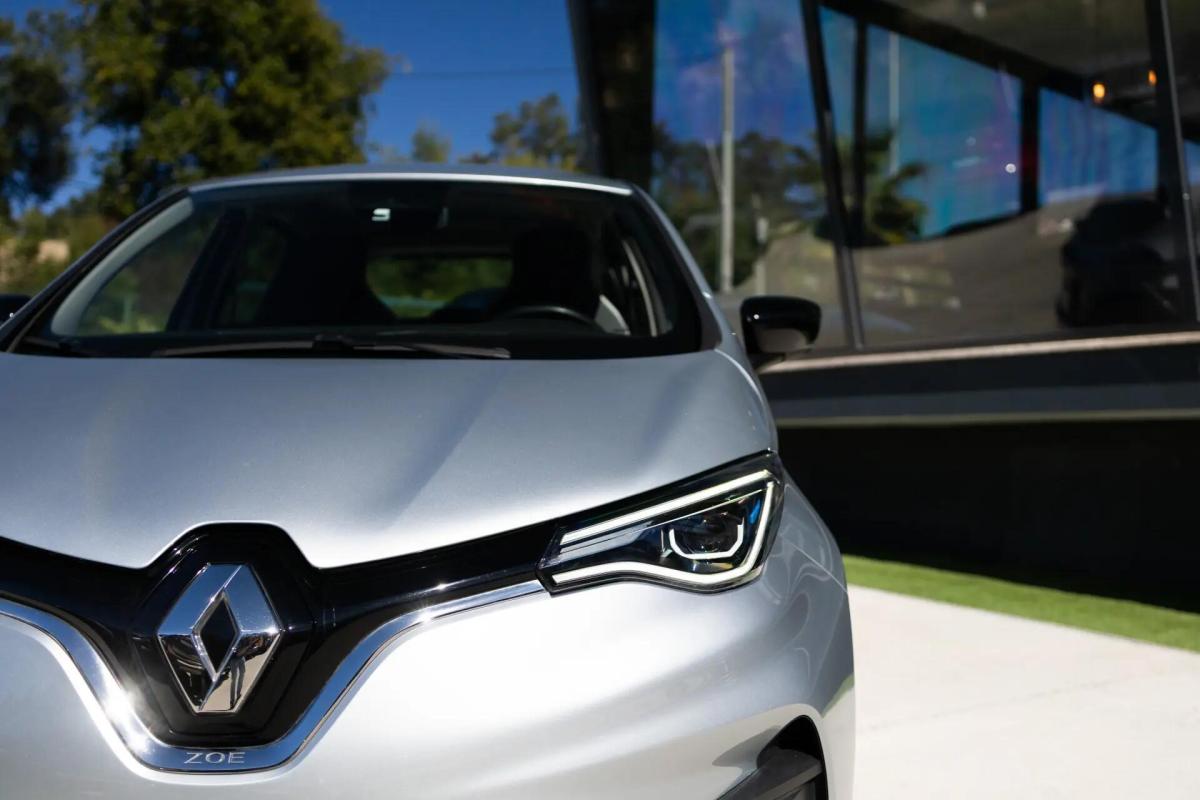 renault-zoe-2021-eletrico-0cc