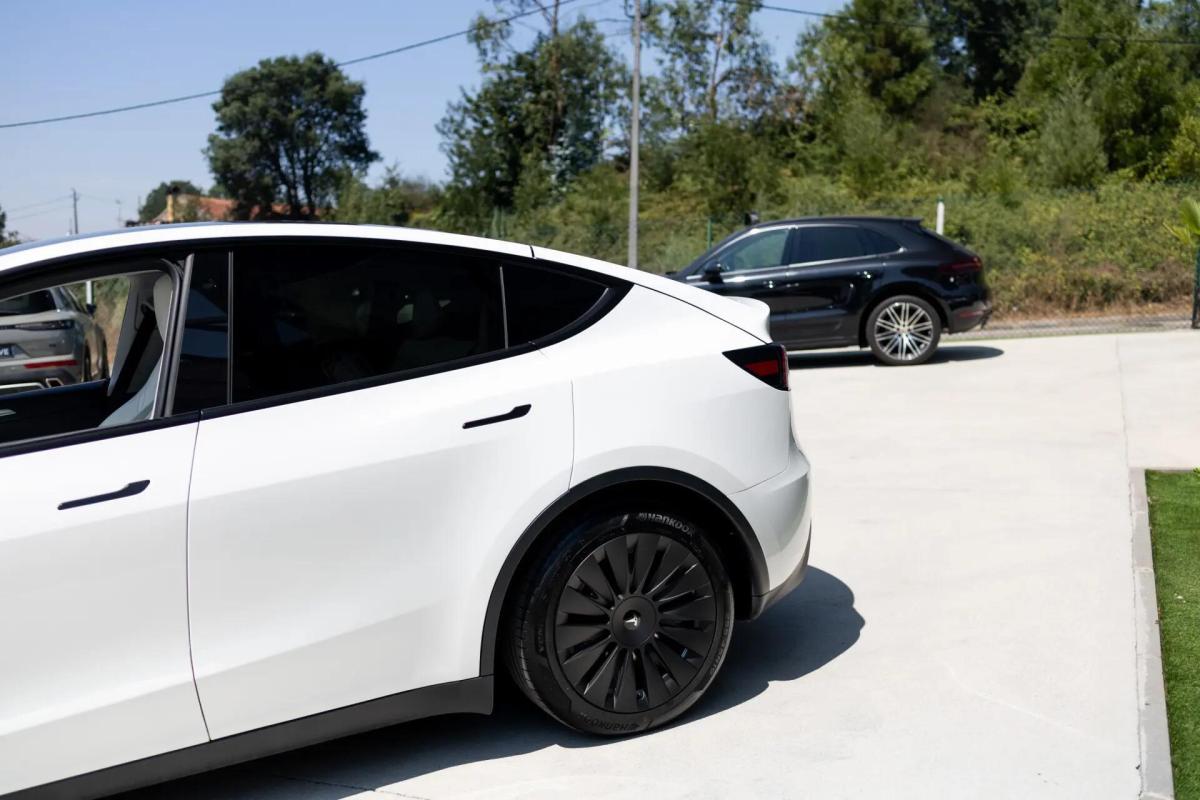 tesla-model-y-2023-eletrico-0cc