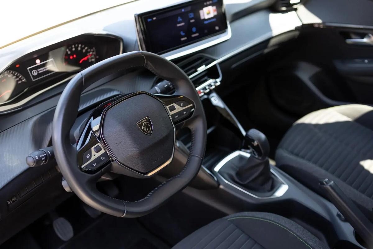peugeot-208-2024-gasolina-1199cc