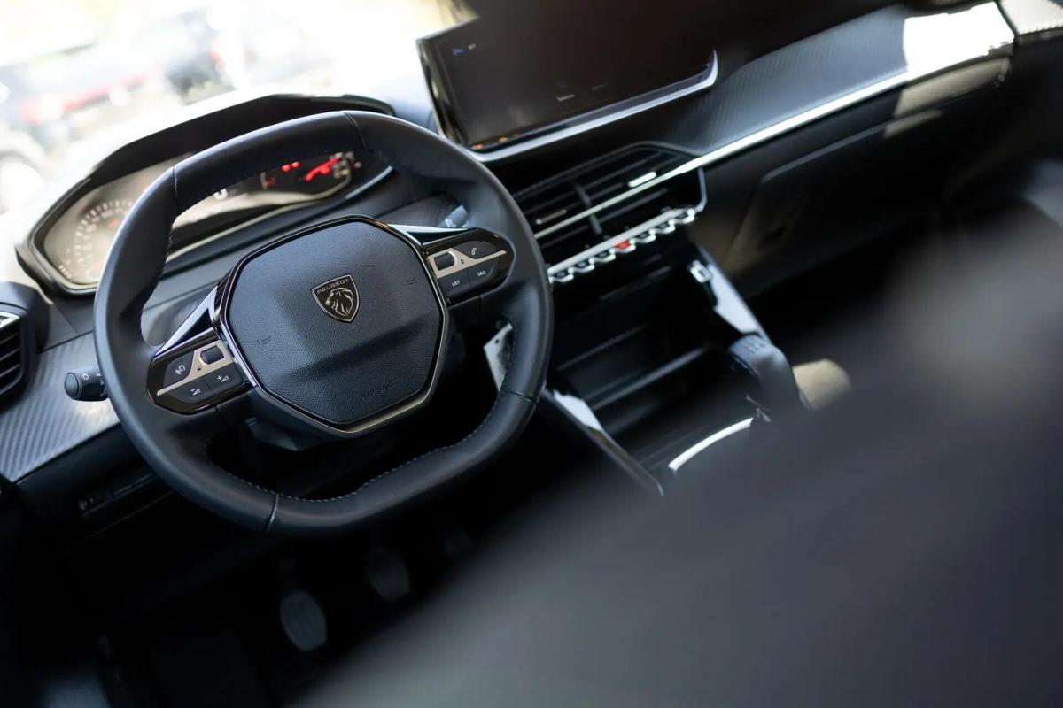 peugeot-208-2024-gasolina-1199cc