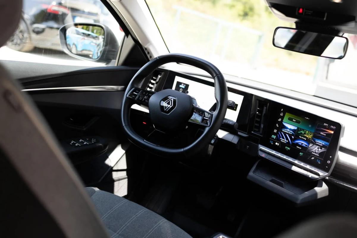 renault-megane-e-tech-2023-eletrico-0cc