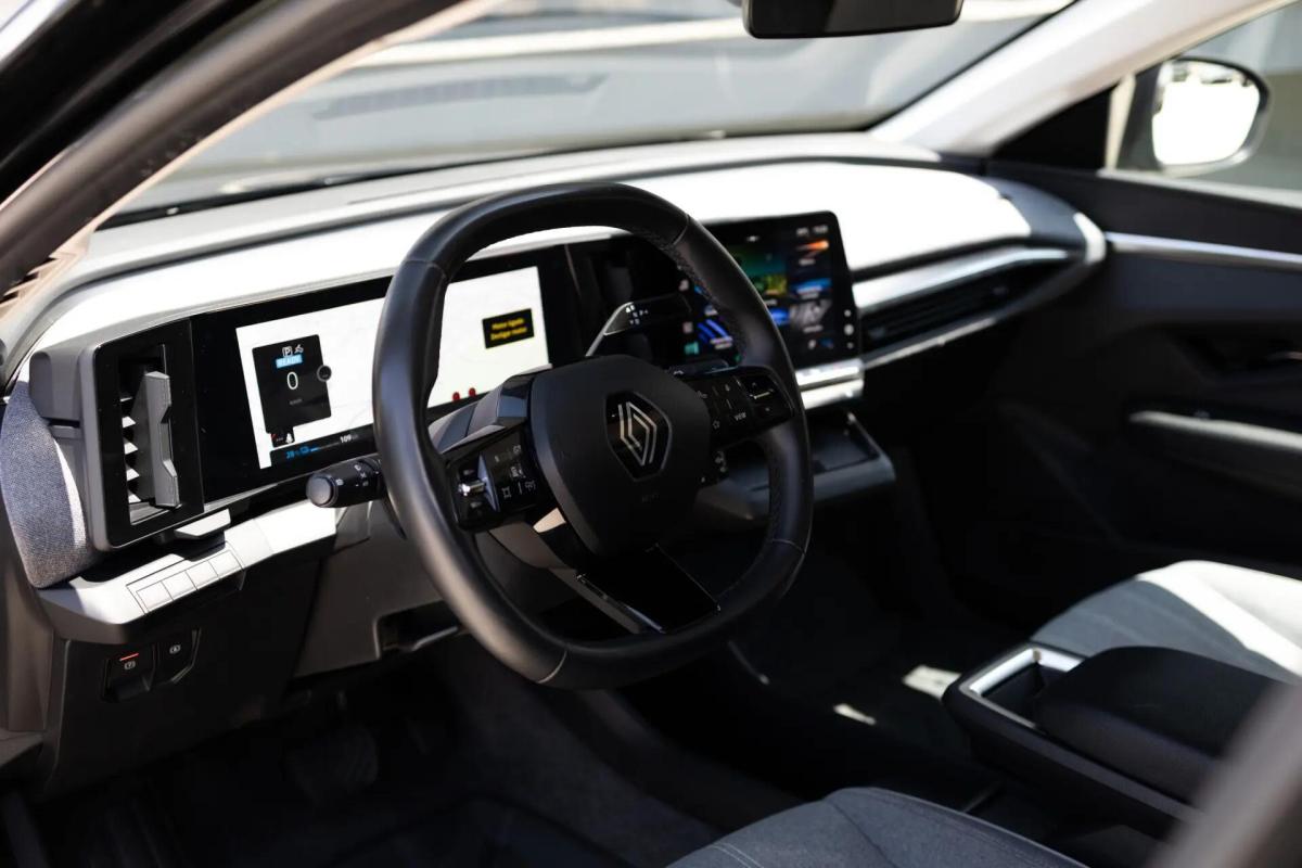 renault-megane-e-tech-2023-eletrico-0cc