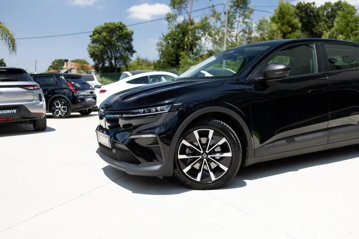 renault-megane-e-tech-2023-eletrico-0cc