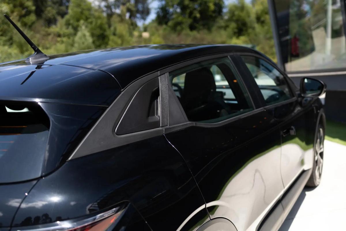 renault-megane-e-tech-2023-eletrico-0cc
