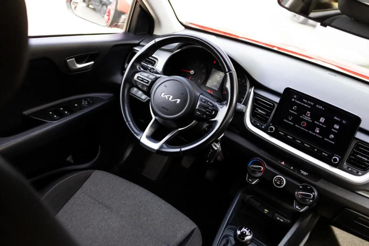 kia-stonic-2023-gasolina-1197cc