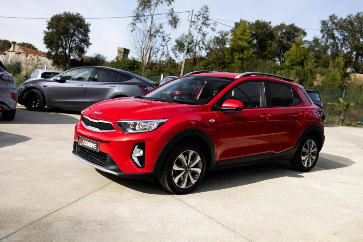 kia-stonic-2023-gasolina-1197cc
