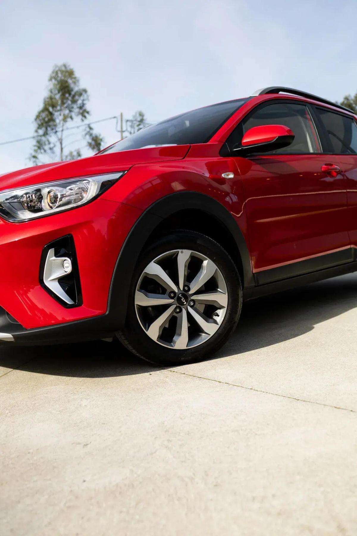 kia-stonic-2023-gasolina-1197cc
