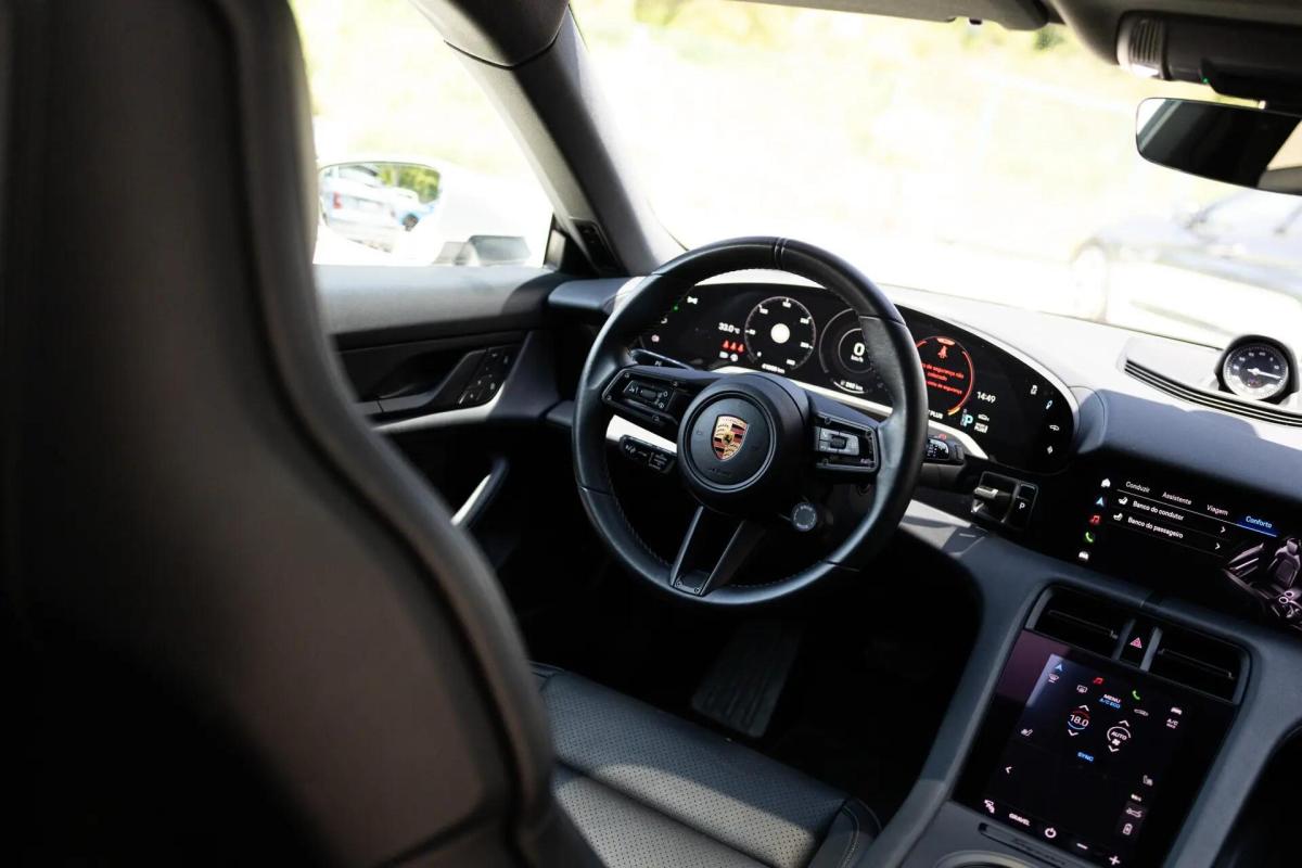 porsche-taycan-2022-eletrico-0cc