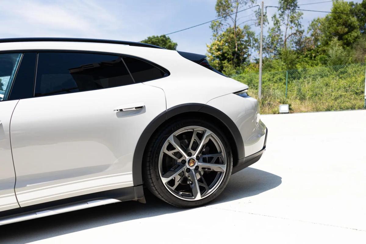 porsche-taycan-2022-eletrico-0cc