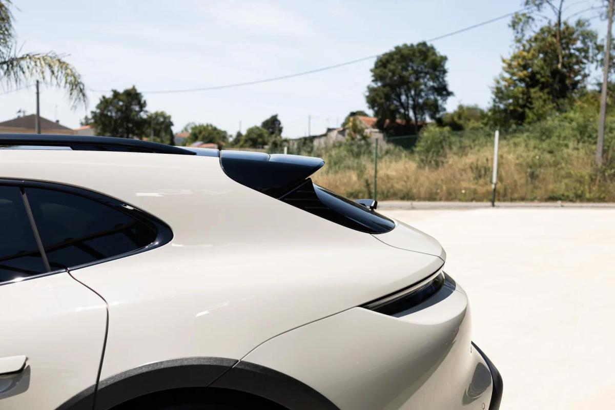 porsche-taycan-2022-eletrico-0cc