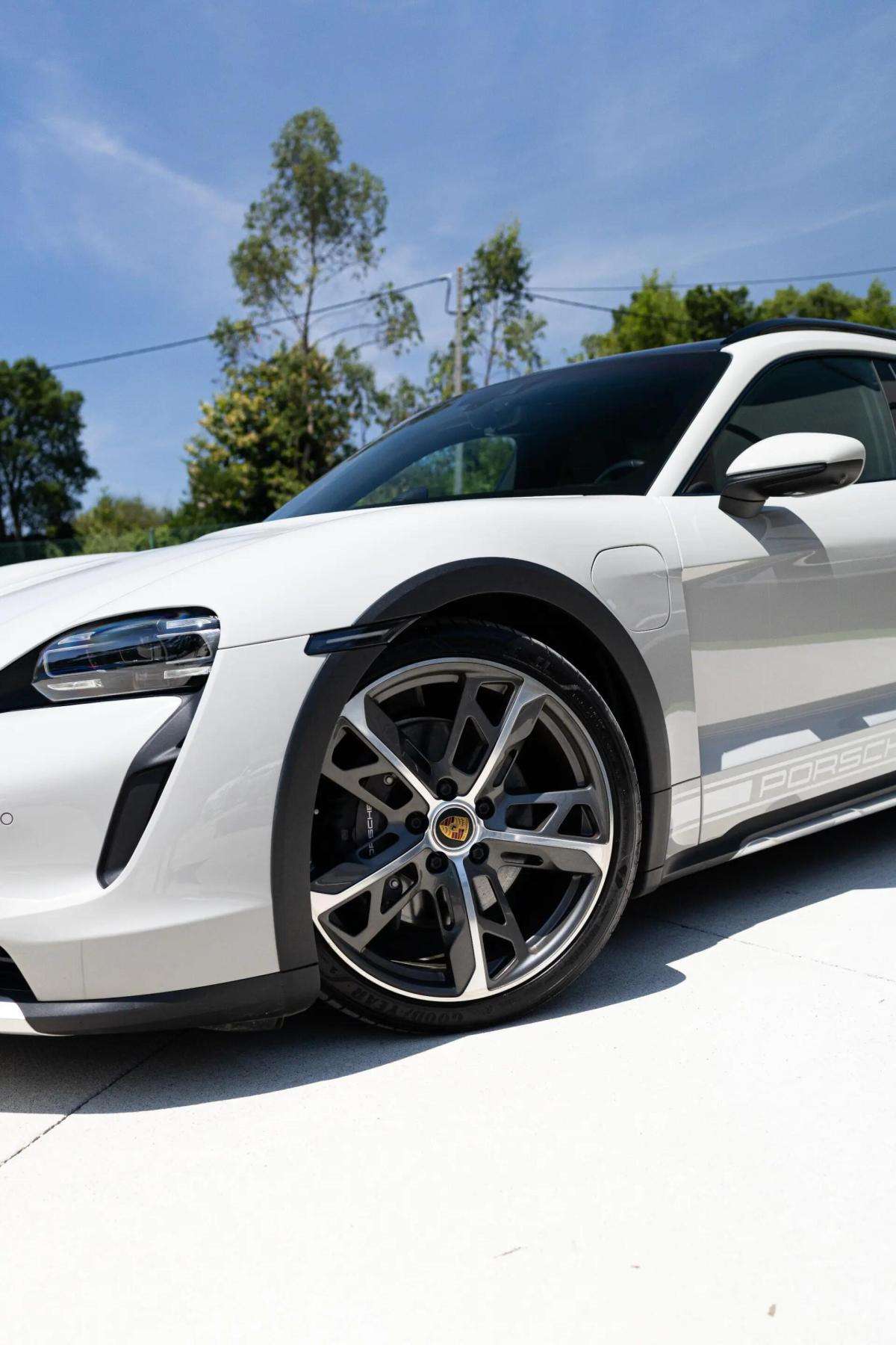 porsche-taycan-2022-eletrico-0cc