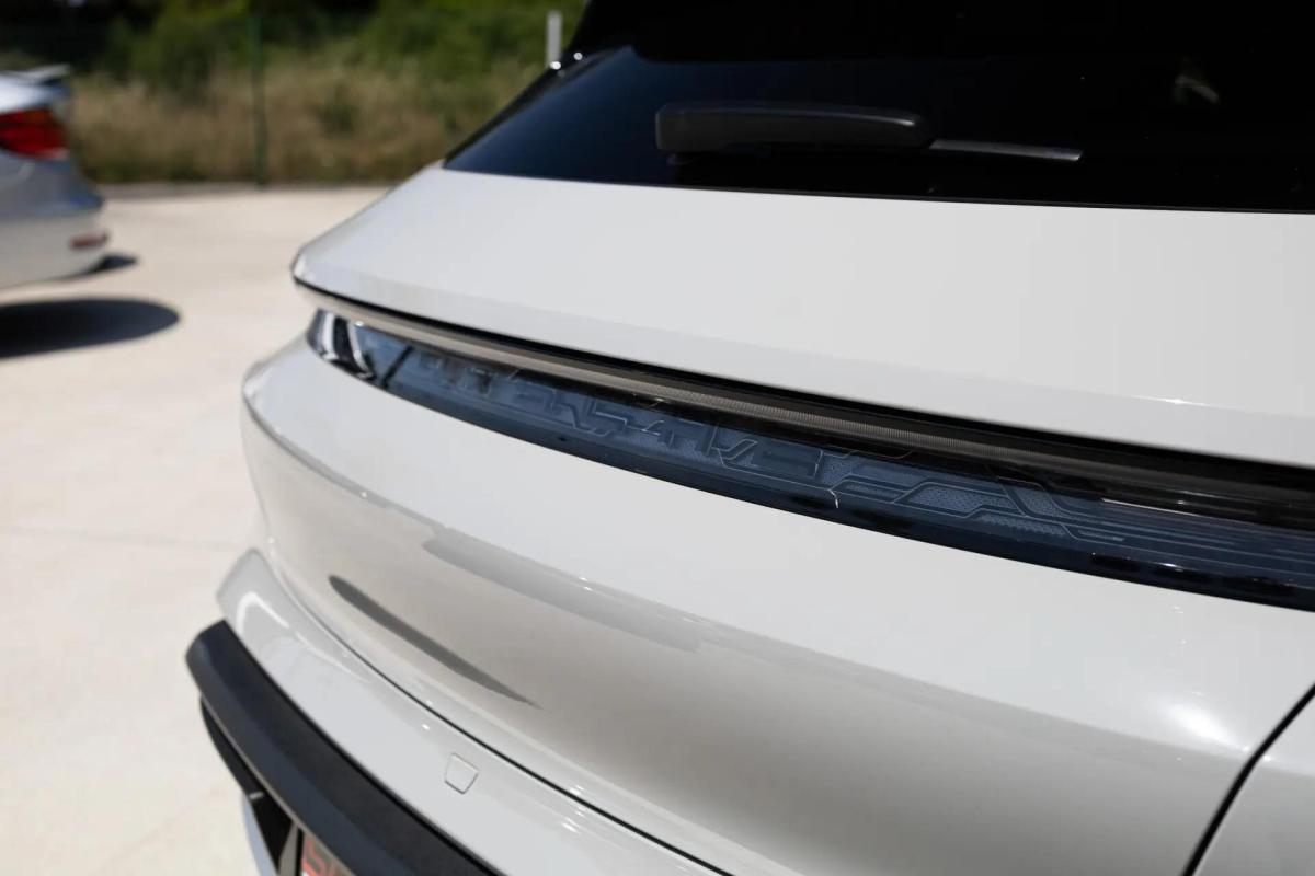 porsche-taycan-2022-eletrico-0cc