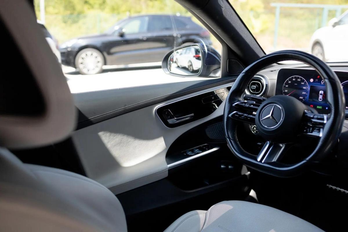 mercedes-benz-classe-c-c-300-e-2022-hibrido-a-gasolina-1999cc