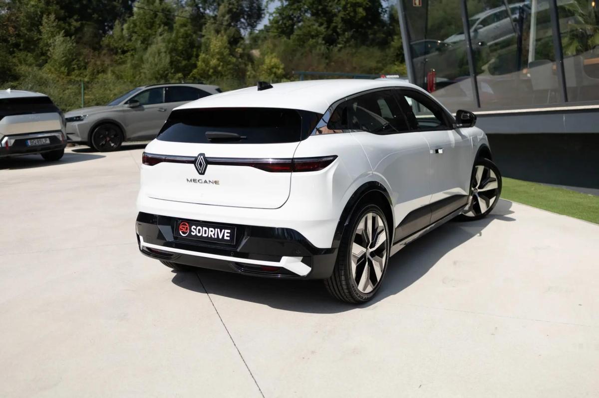 renault-megane-e-tech-2021-eletrico-0cc