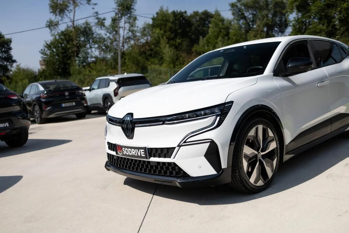 renault-megane-e-tech-2021-eletrico-0cc