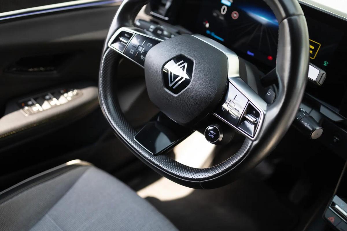 renault-megane-e-tech-2021-eletrico-0cc