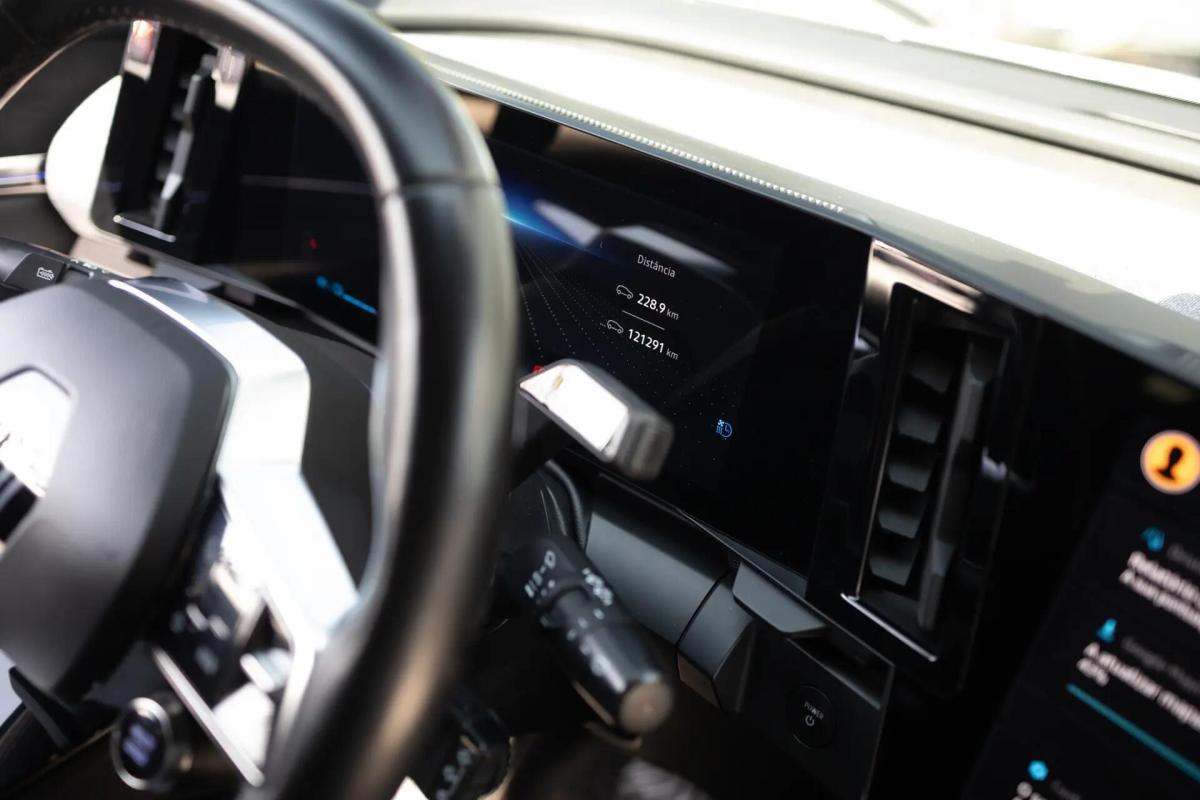 renault-megane-e-tech-2021-eletrico-0cc