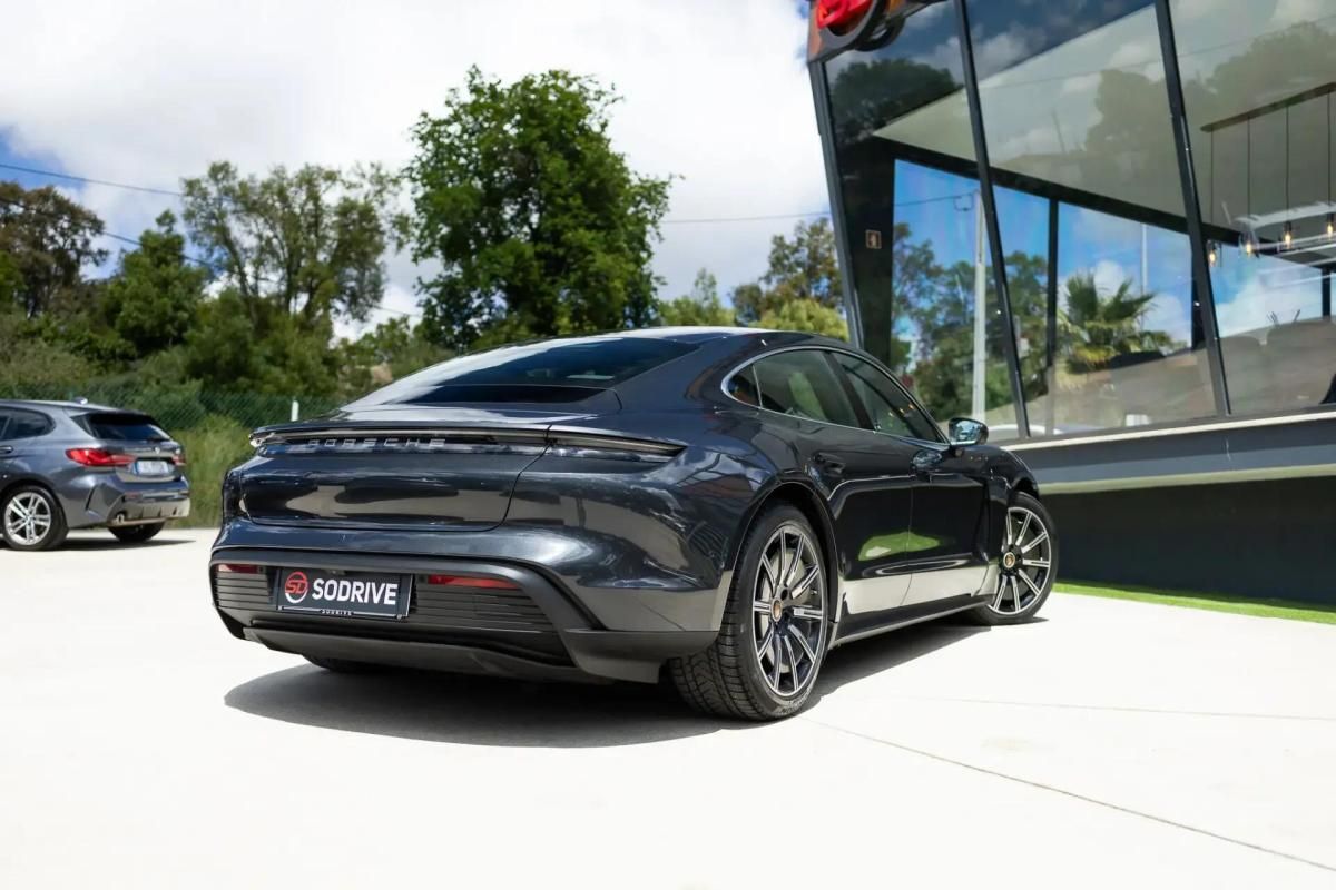 porsche-taycan-2020-eletrico-0cc