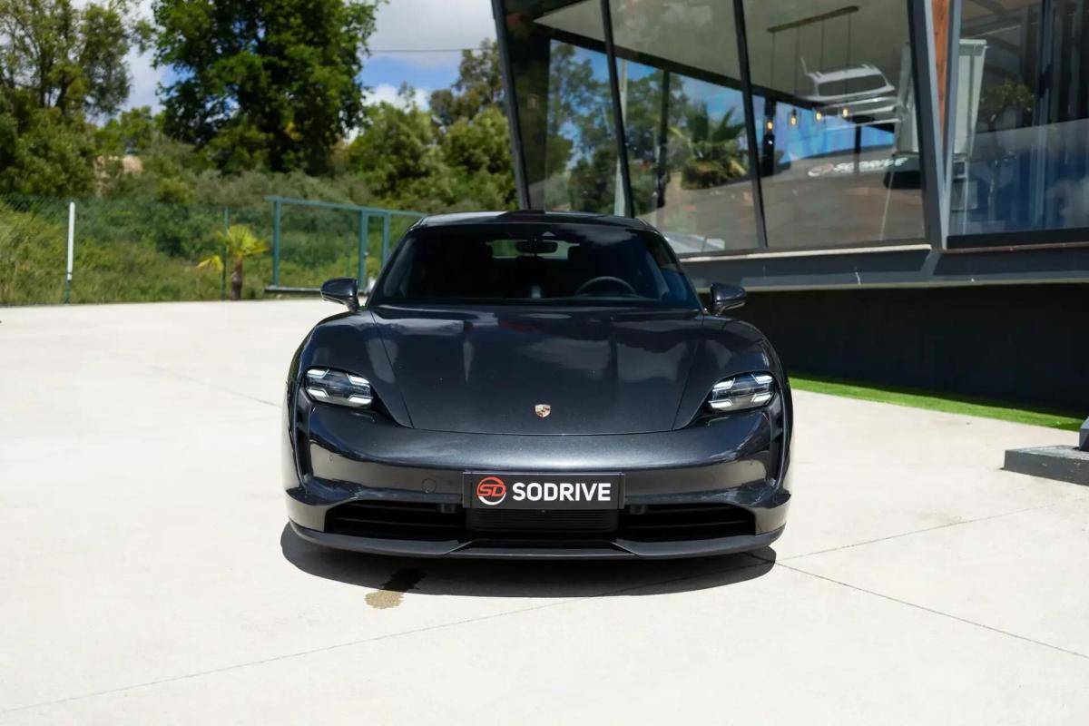 porsche-taycan-2020-eletrico-0cc