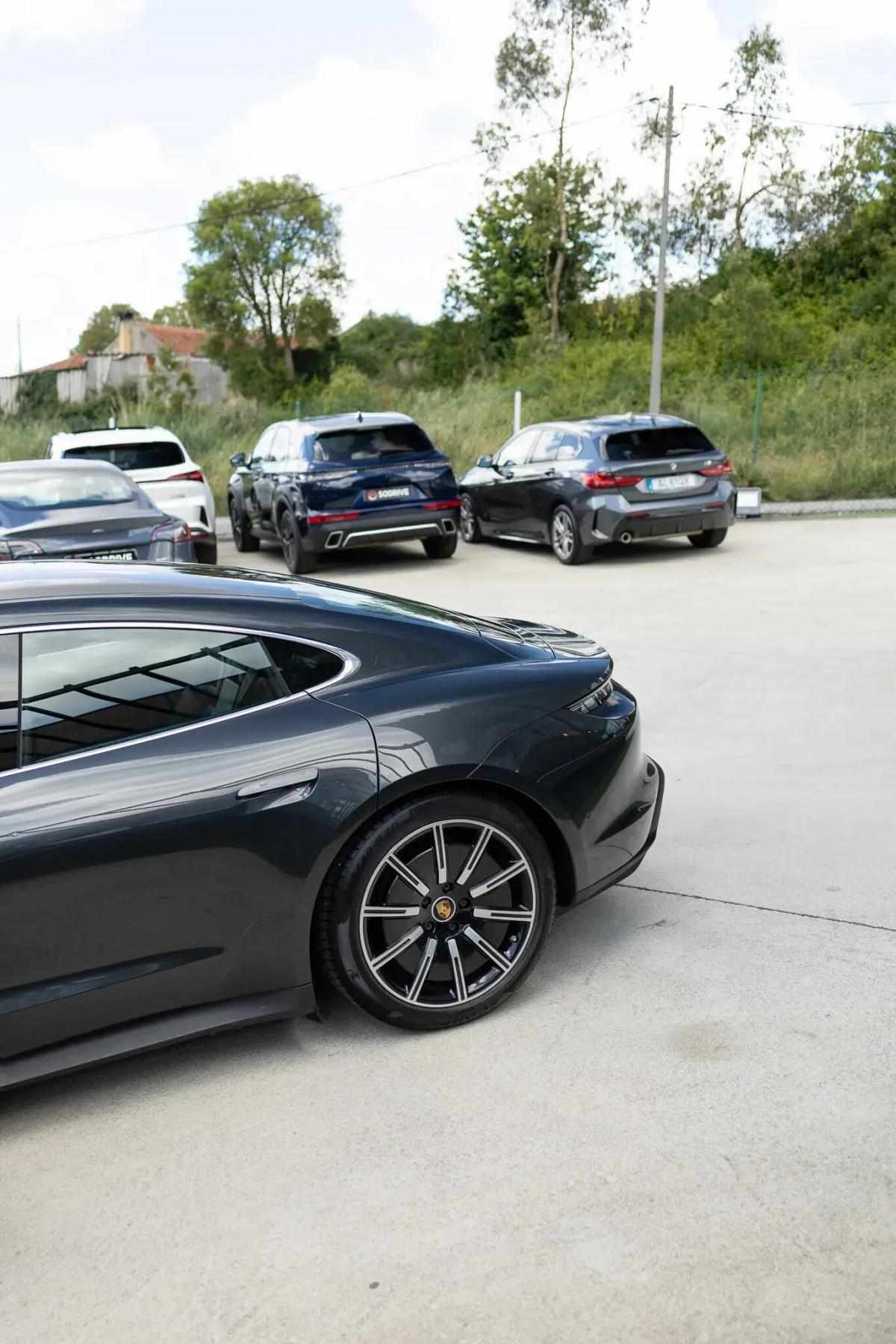porsche-taycan-2020-eletrico-0cc