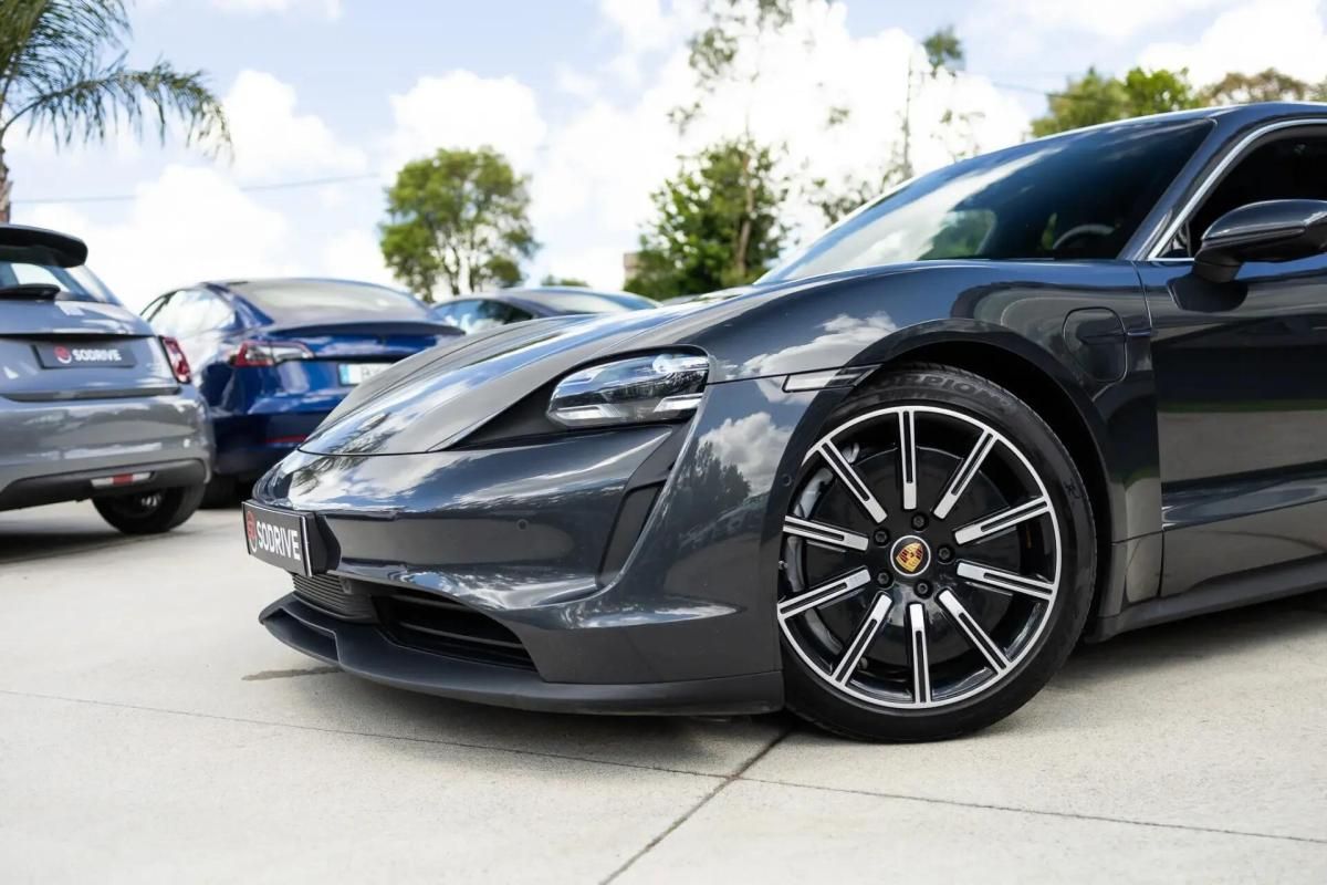 porsche-taycan-2020-eletrico-0cc