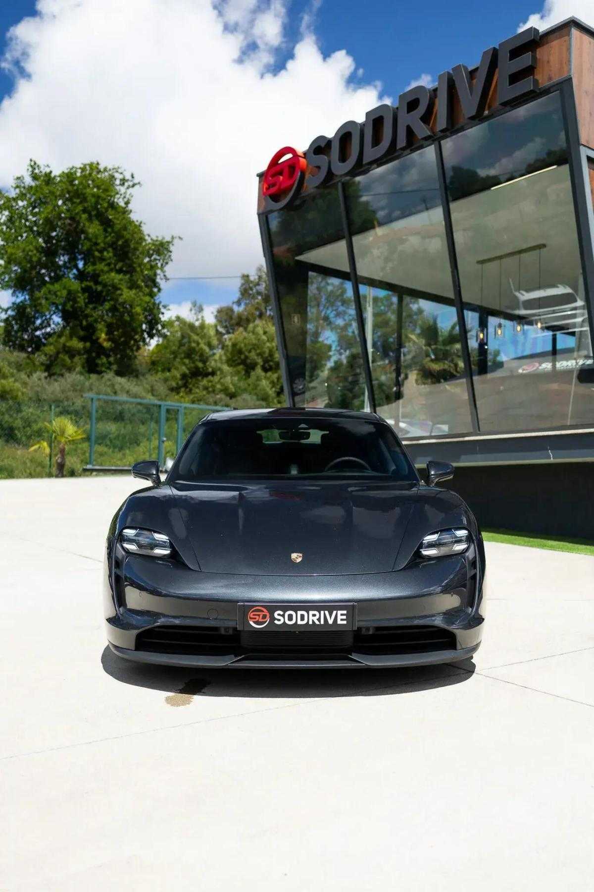 porsche-taycan-2020-eletrico-0cc