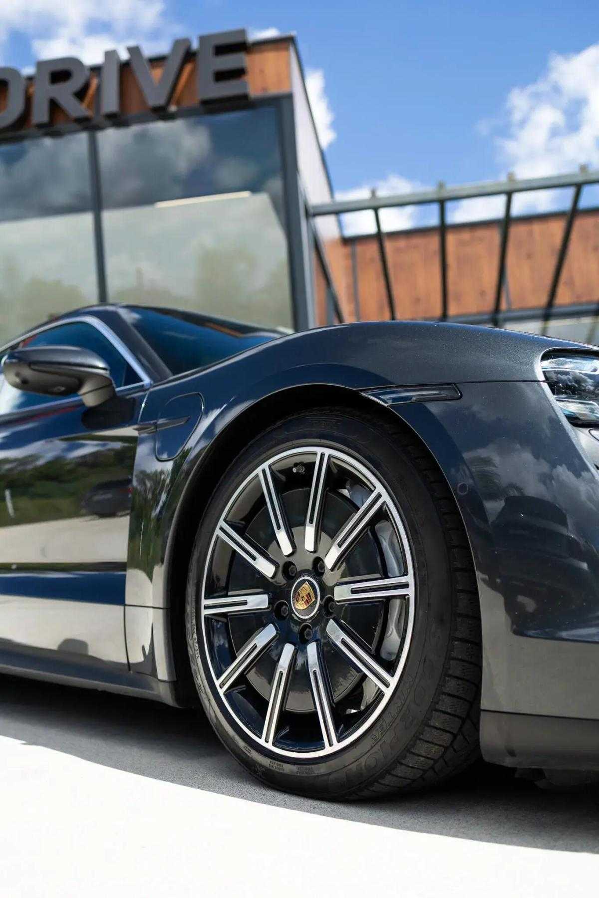 porsche-taycan-2020-eletrico-0cc