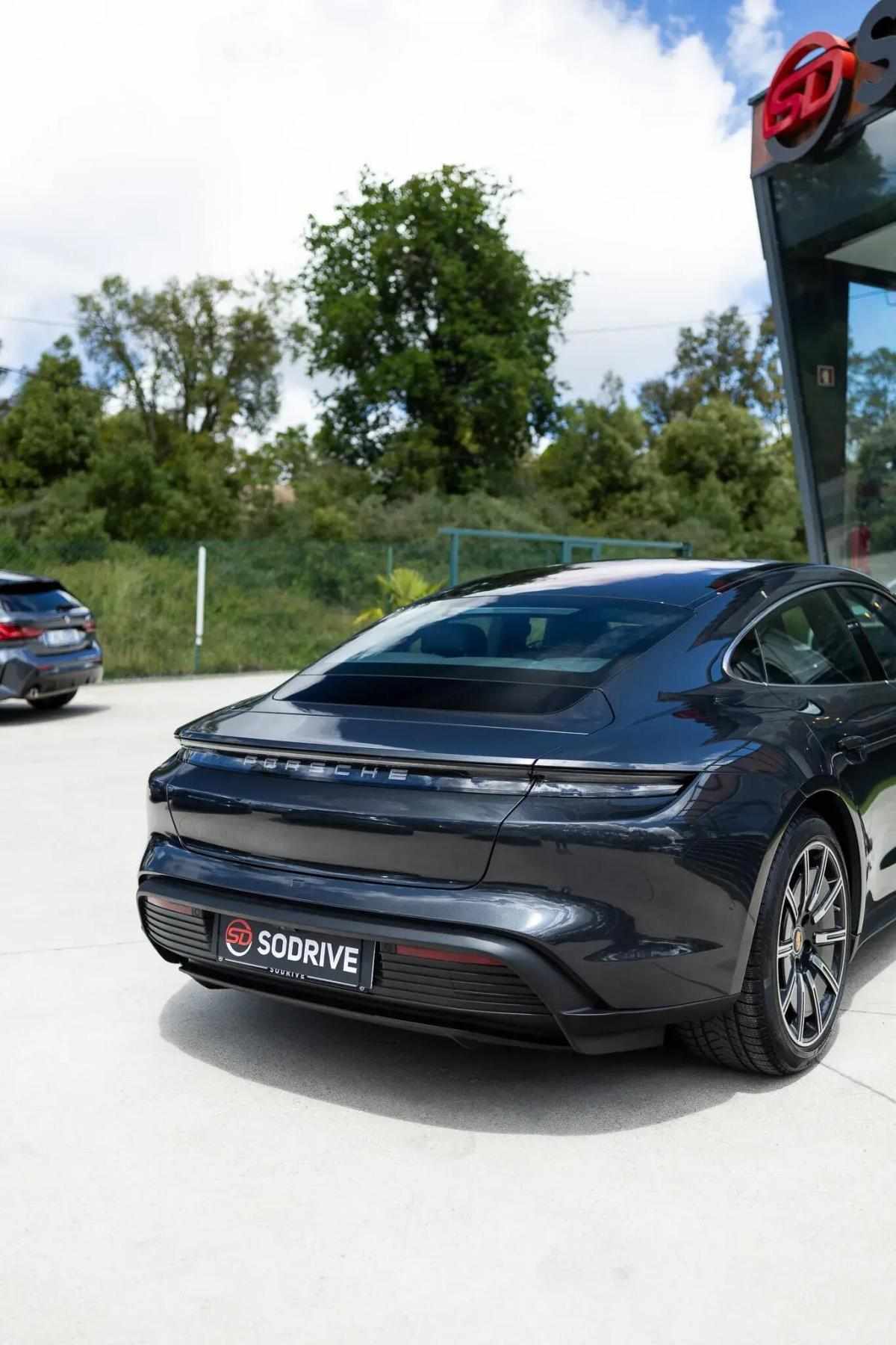 porsche-taycan-2020-eletrico-0cc
