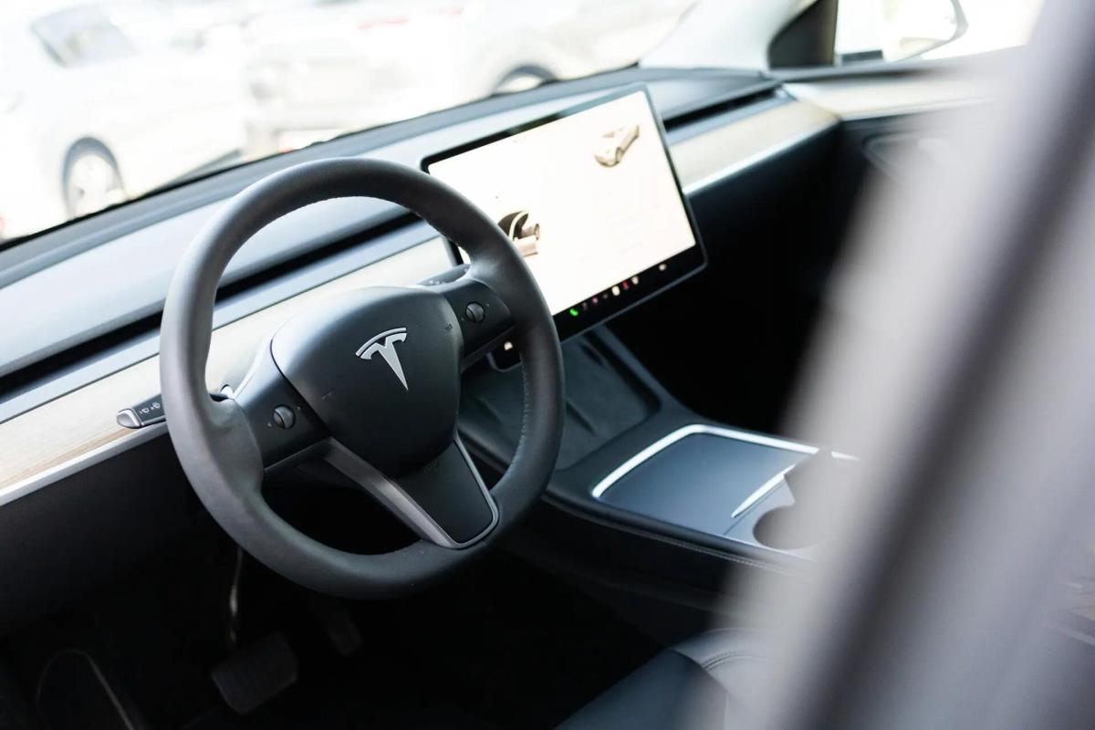 tesla-model-y-2024-eletrico-0cc
