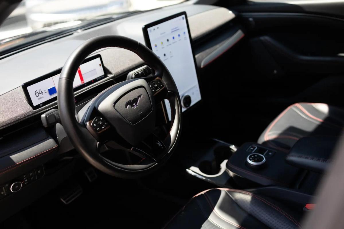 ford-mustang-mach-e-2023-eletrico-0cc
