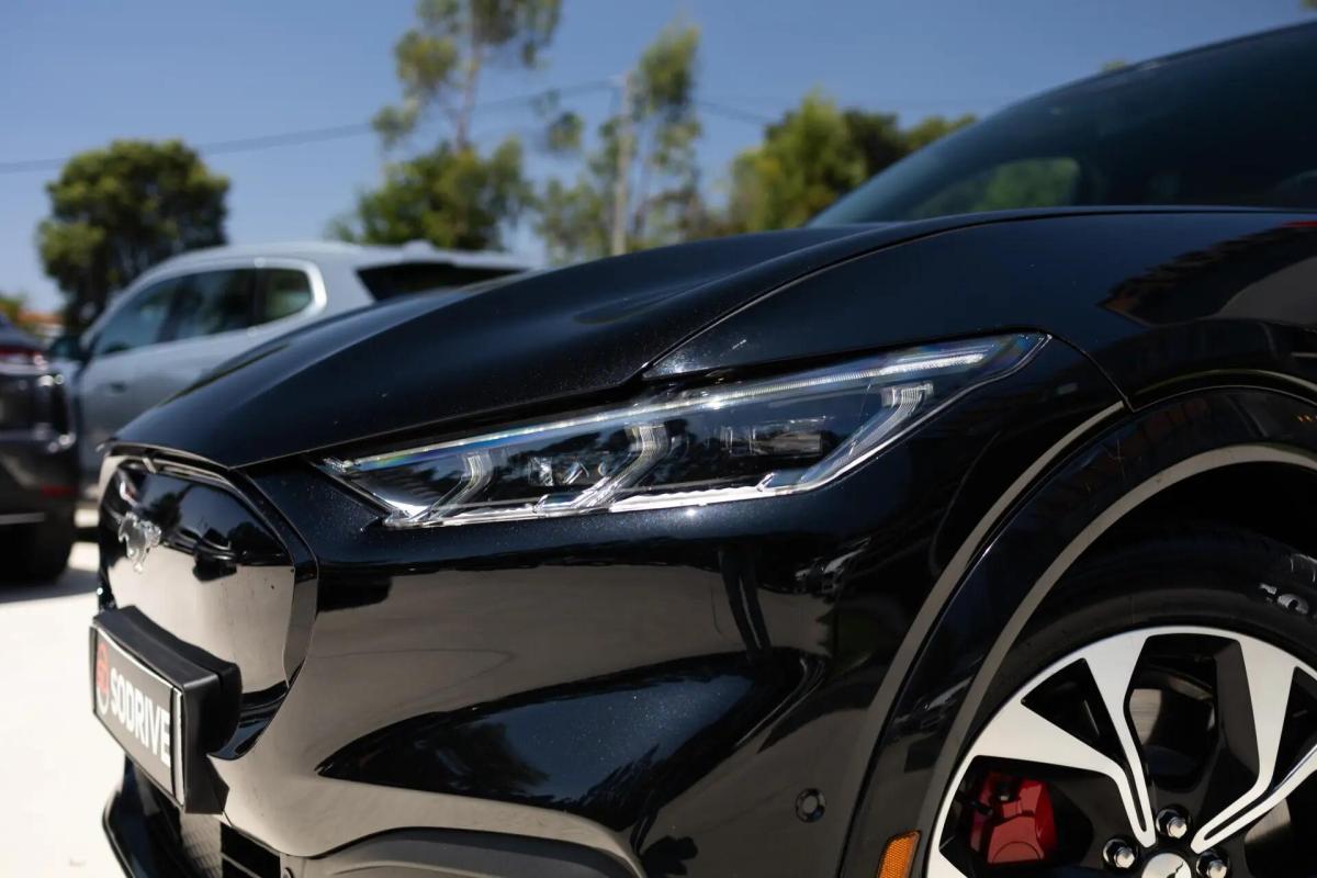 ford-mustang-mach-e-2023-eletrico-0cc