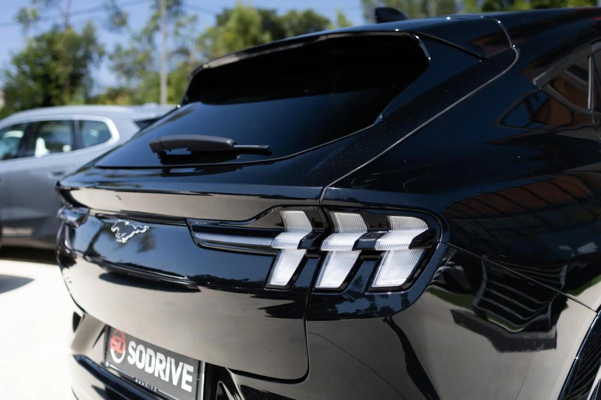 ford-mustang-mach-e-2023-eletrico-0cc
