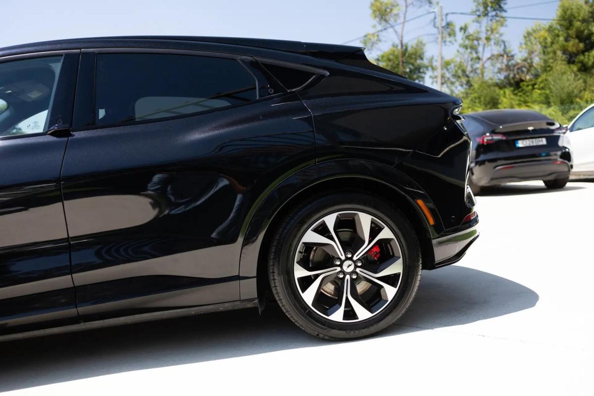 ford-mustang-mach-e-2023-eletrico-0cc