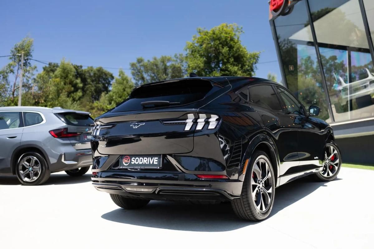 ford-mustang-mach-e-2023-eletrico-0cc