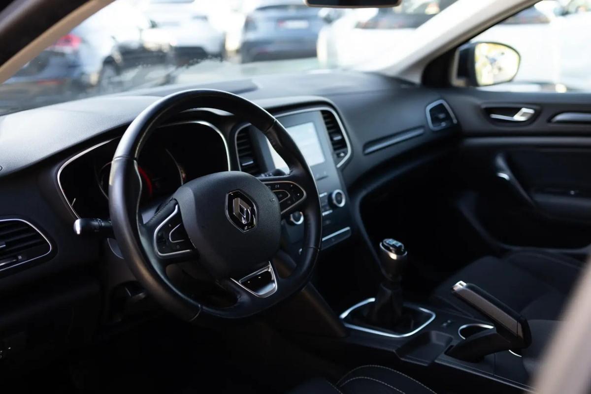 renault-megane-sport-tourer-2016-diesel-1461cc
