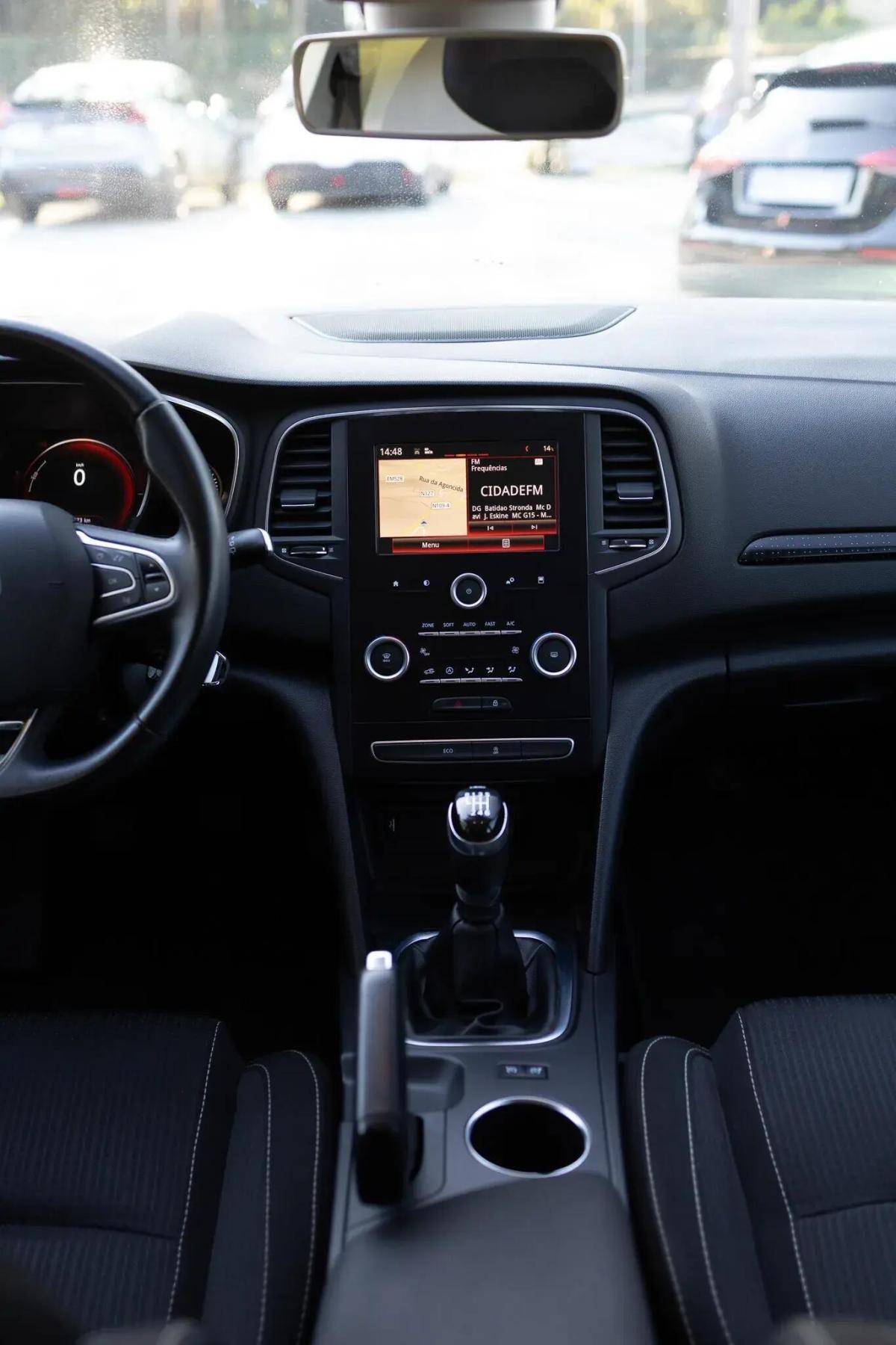 renault-megane-sport-tourer-2016-diesel-1461cc