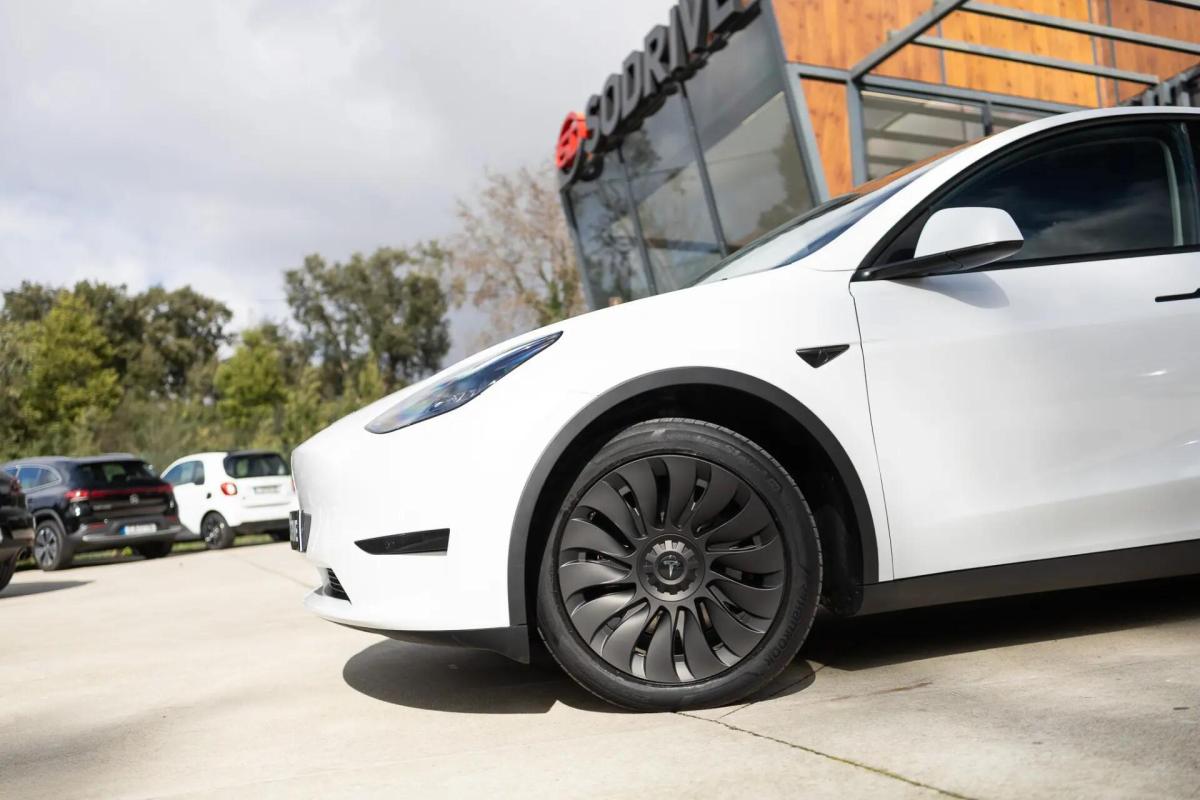 tesla-model-y-2022-eletrico-0cc