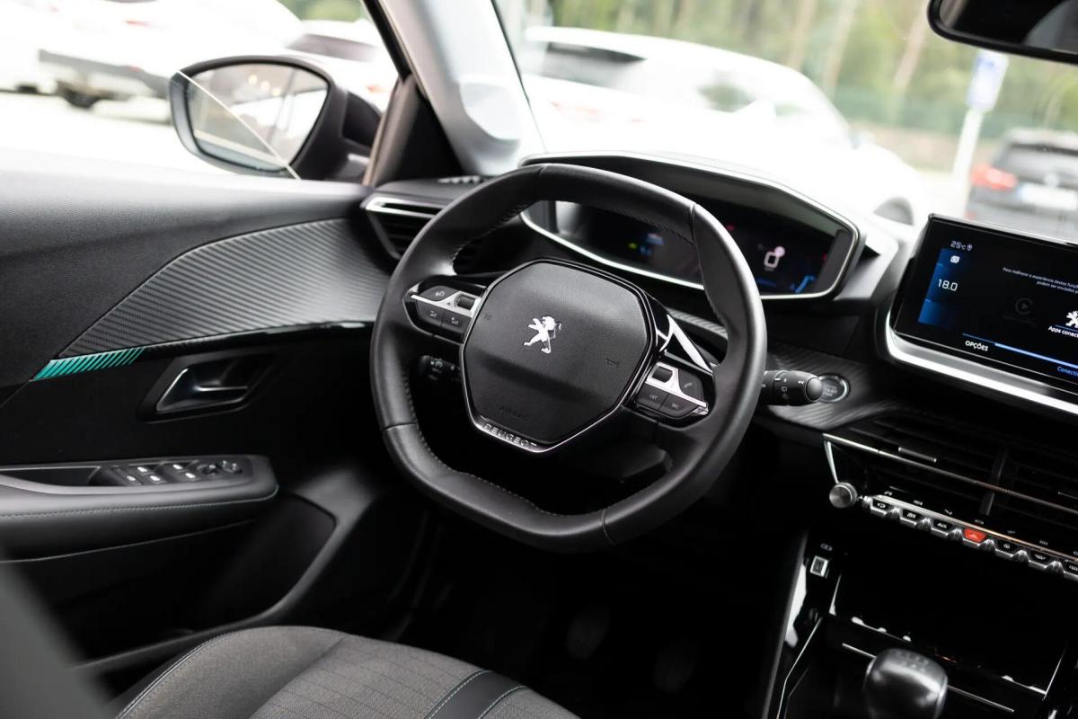 peugeot-208-2023-gasolina-1199cc