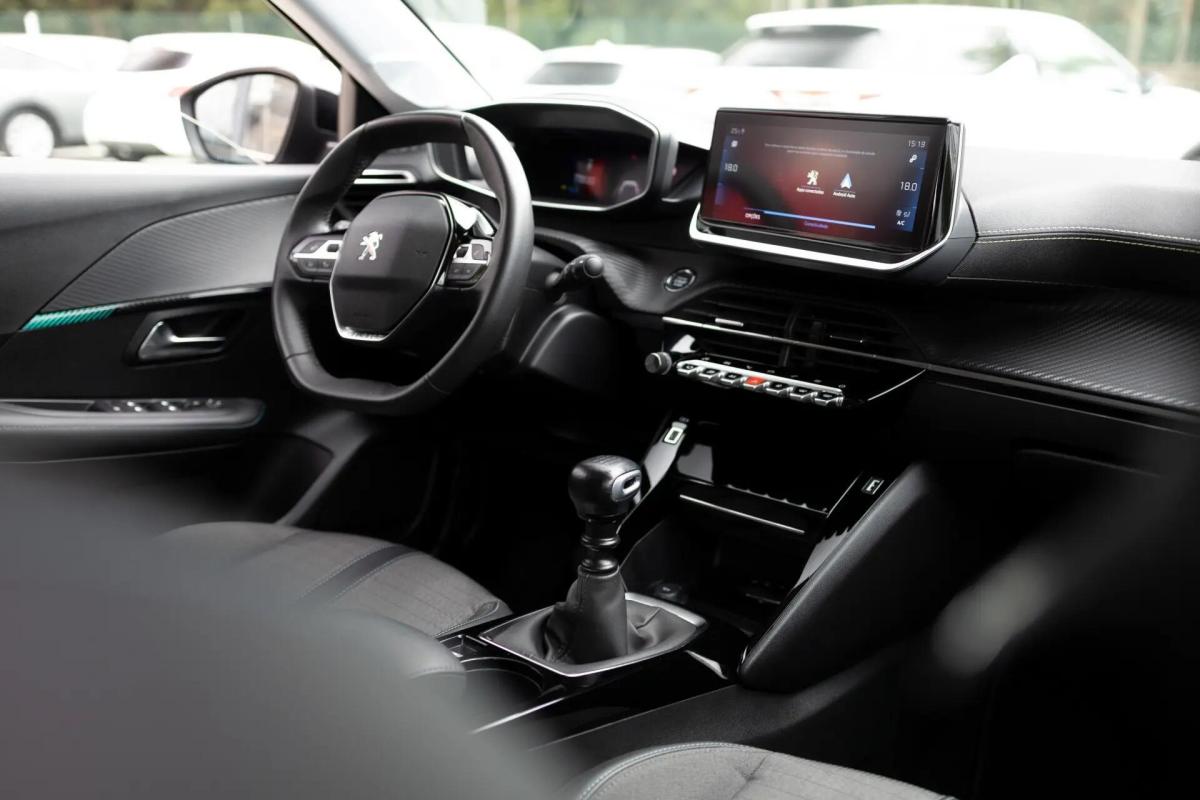peugeot-208-2023-gasolina-1199cc