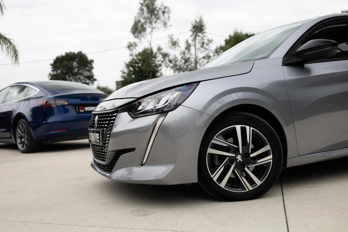 peugeot-208-2023-gasolina-1199cc