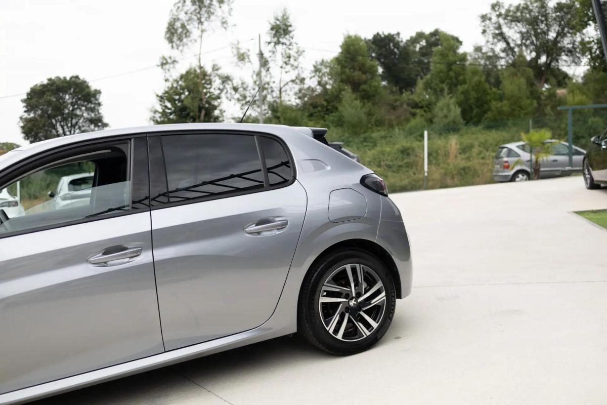 peugeot-208-2023-gasolina-1199cc