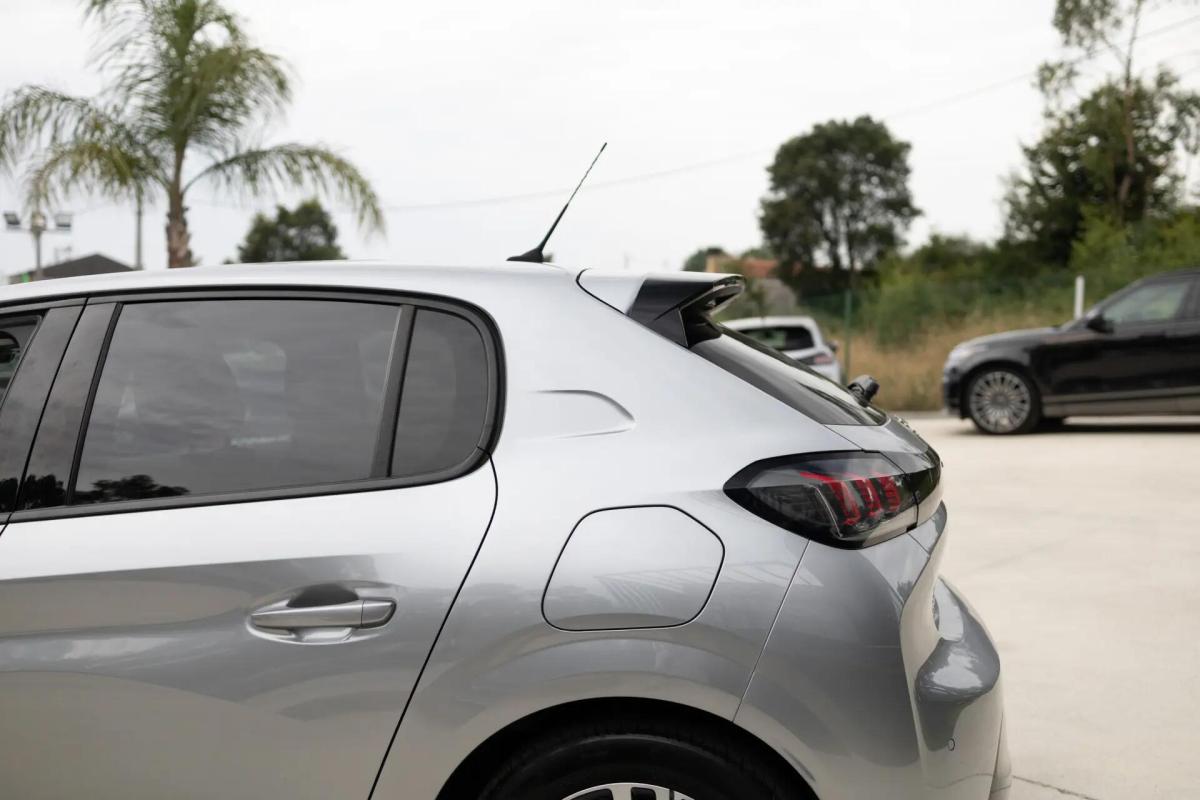 peugeot-208-2023-gasolina-1199cc