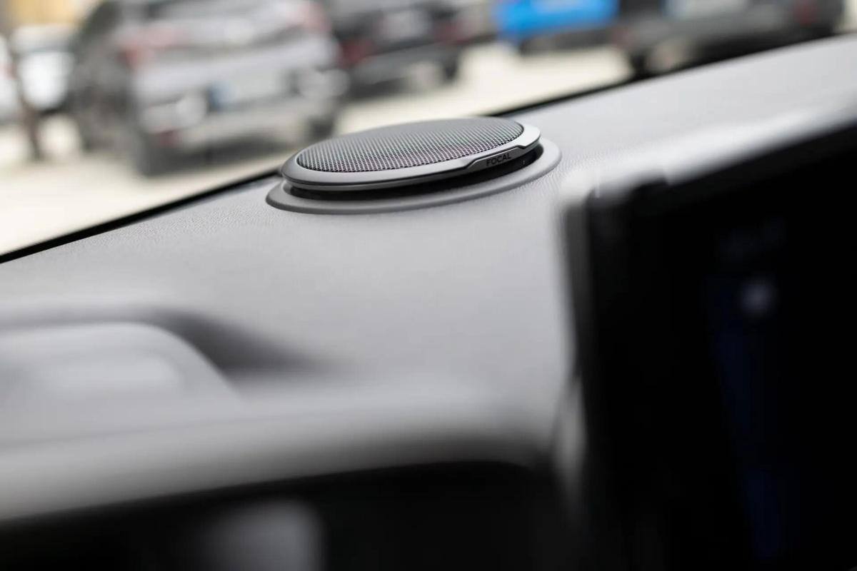 peugeot-208-2023-gasolina-1199cc
