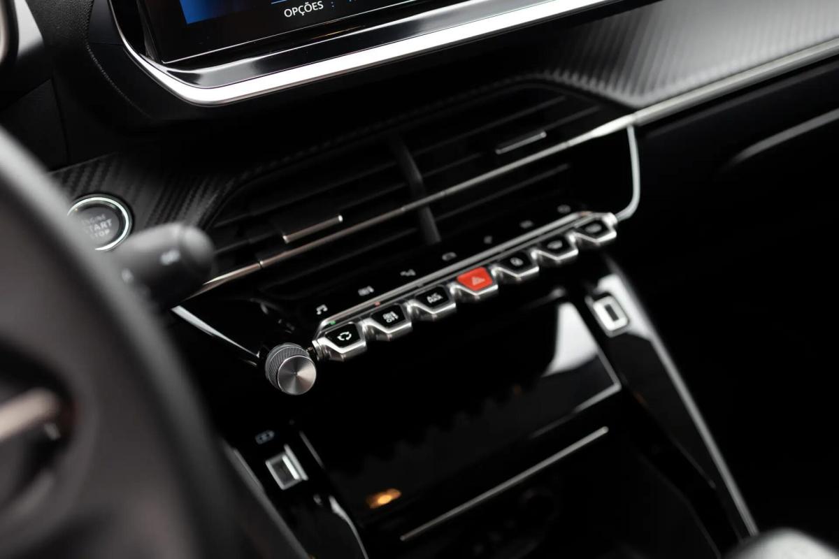 peugeot-208-2023-gasolina-1199cc