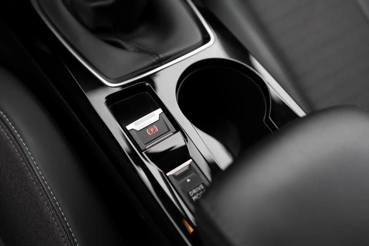 peugeot-208-2023-gasolina-1199cc